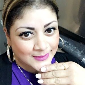 Meet your Posher, Carolina